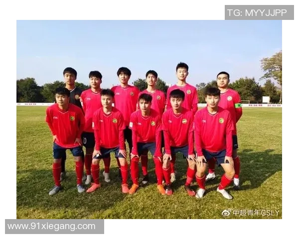 武汉足球队在挑战赛中以60分稳居积分榜首位，展现强劲实力